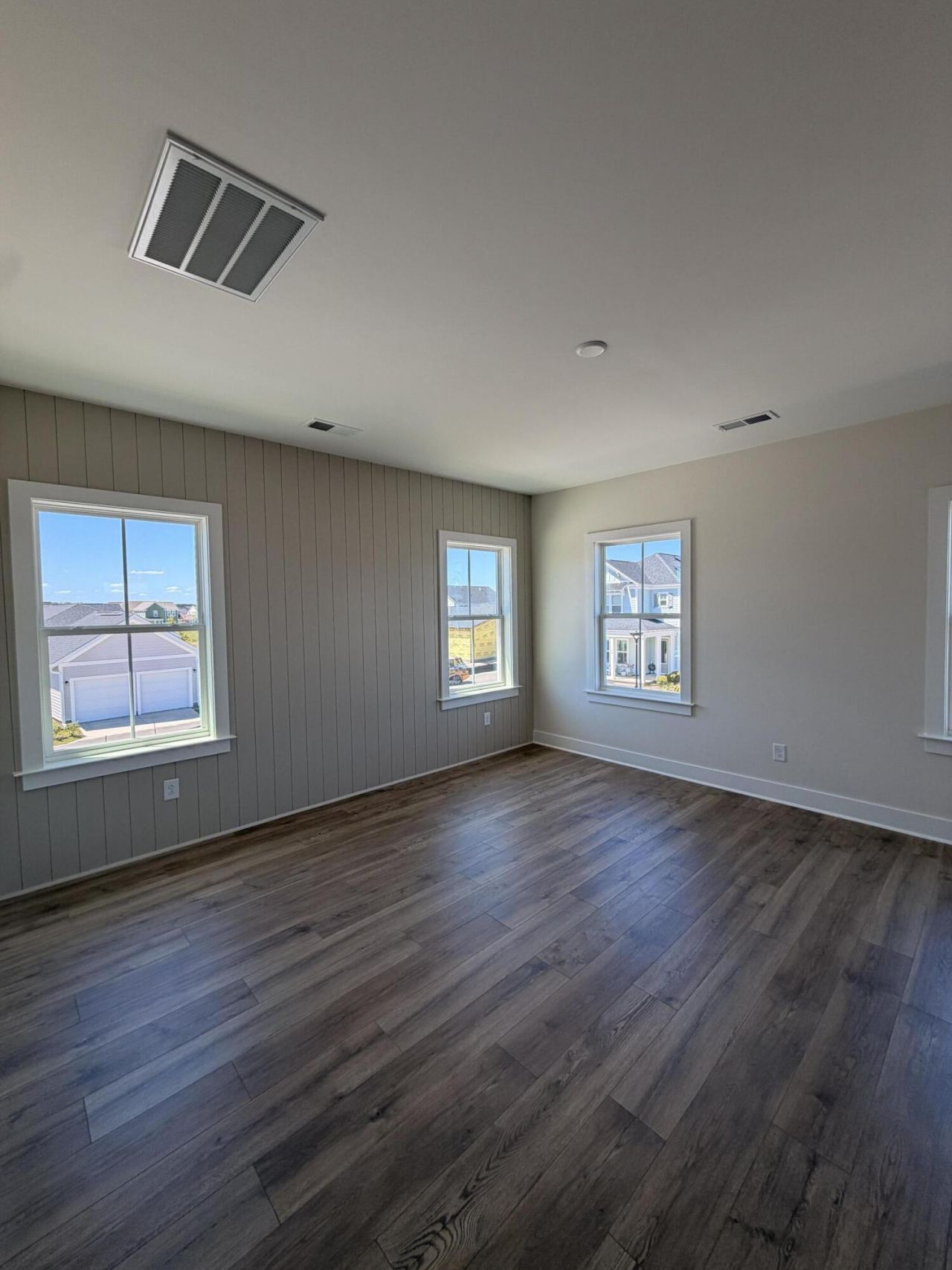 709 Rumbling Leaf Lane Photo 24