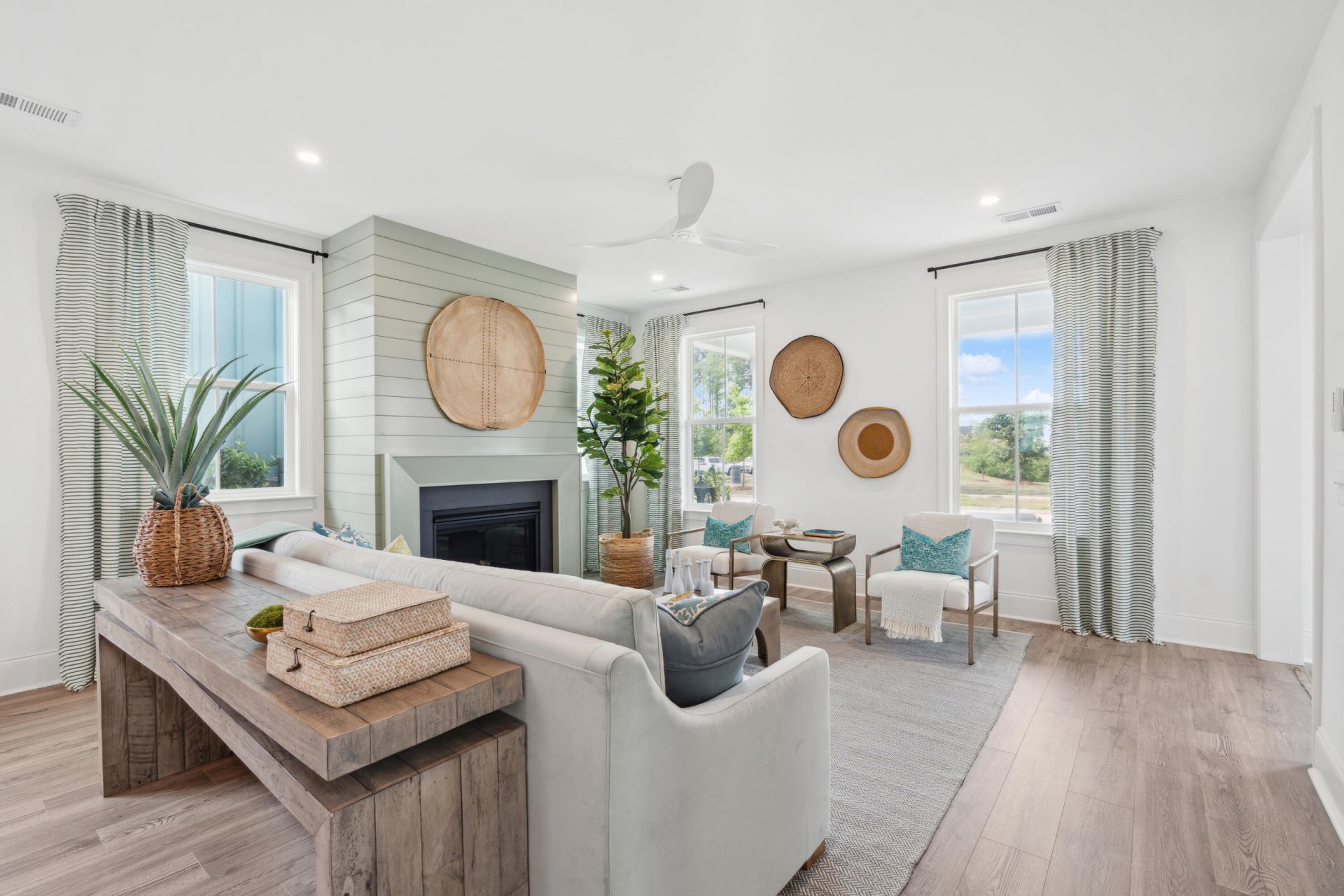 709 Rumbling Leaf Lane Photo 38