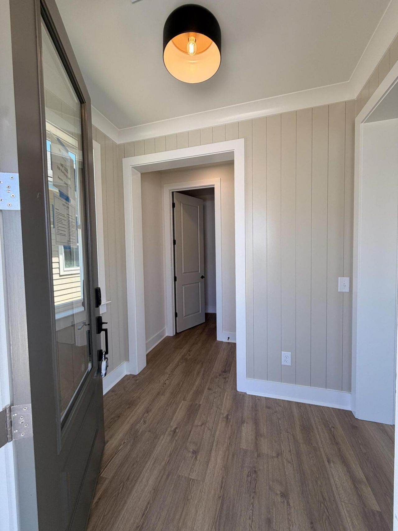 709 Rumbling Leaf Lane Photo 5