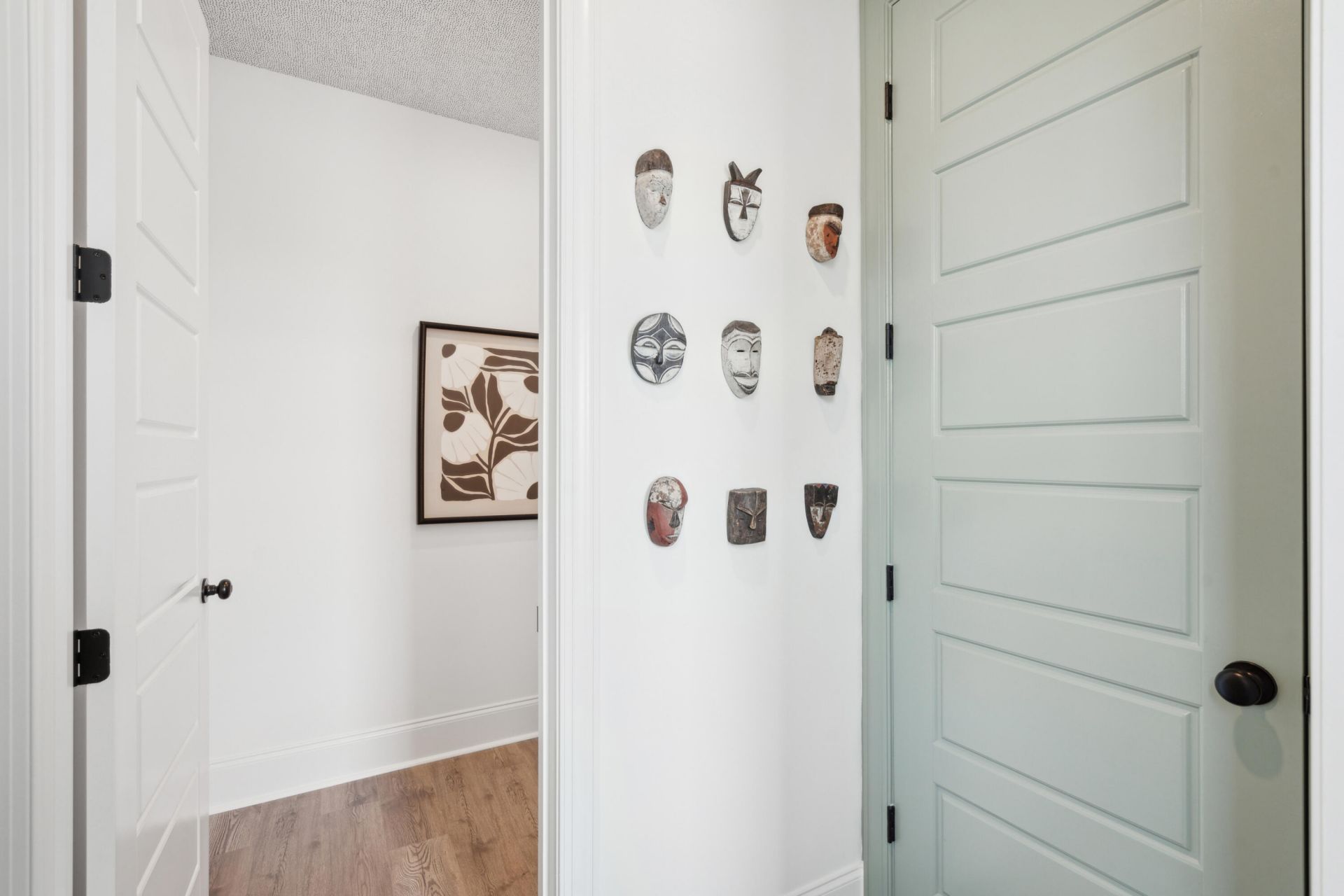 709 Rumbling Leaf Lane Photo 9