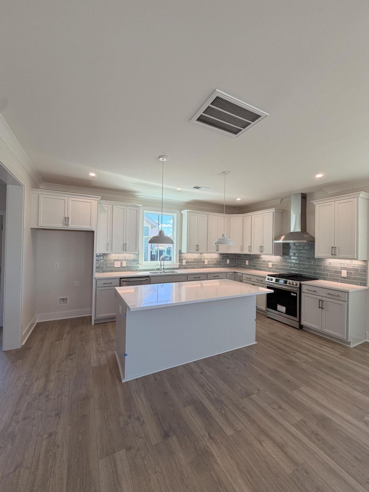 709 Rumbling Leaf Lane Photo 9