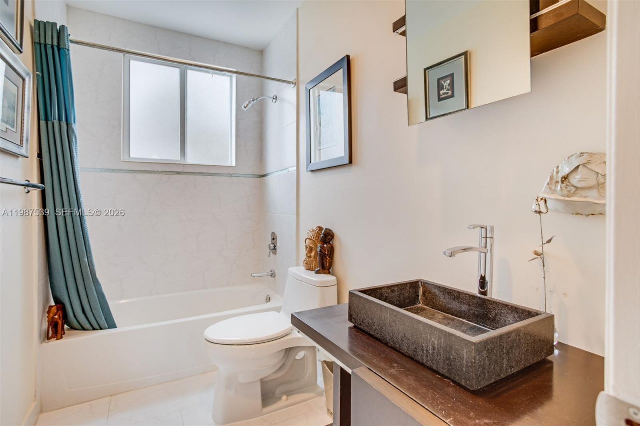 820 NE 19th Ave , Fort Lauderdale, FL 33304 Photo