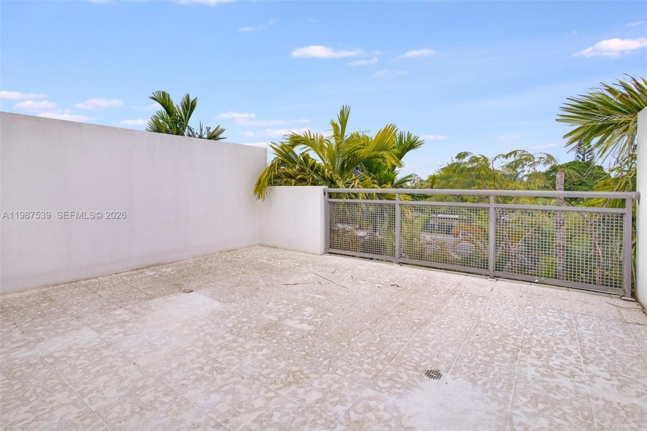 820 NE 19th Ave , Fort Lauderdale, FL 33304 Photo