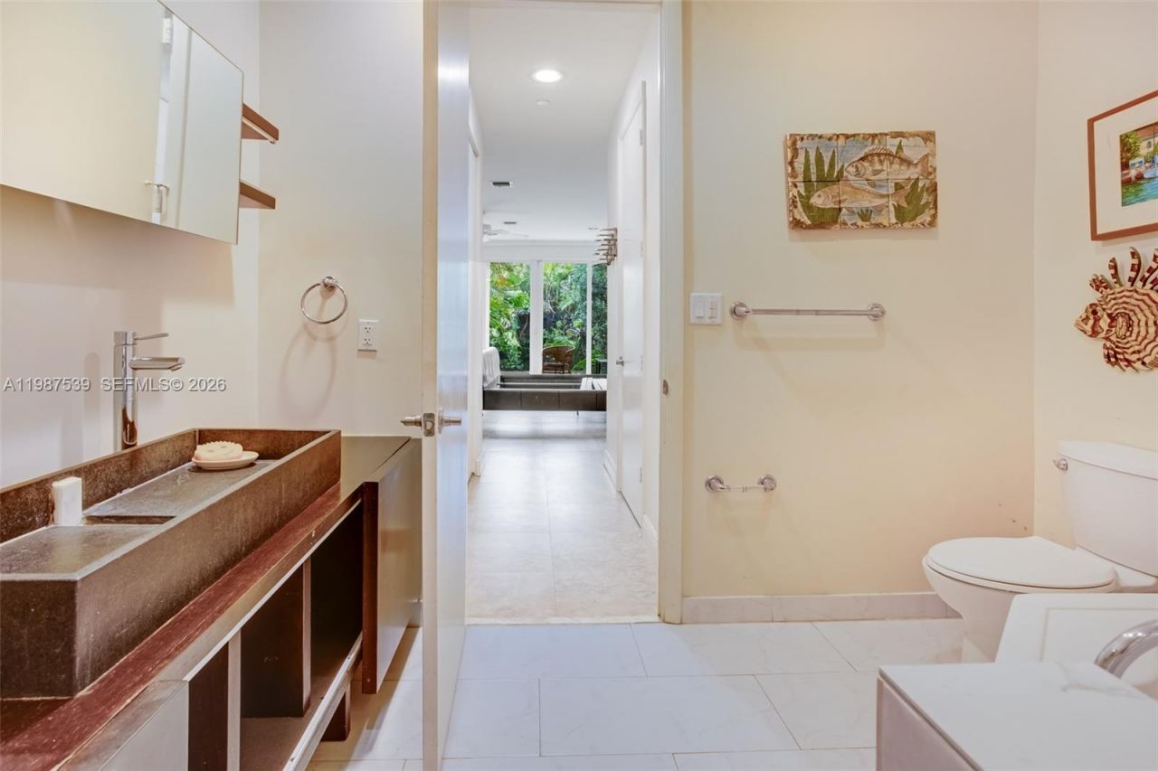 820 NE 19th Ave , Fort Lauderdale, FL 33304 Photo