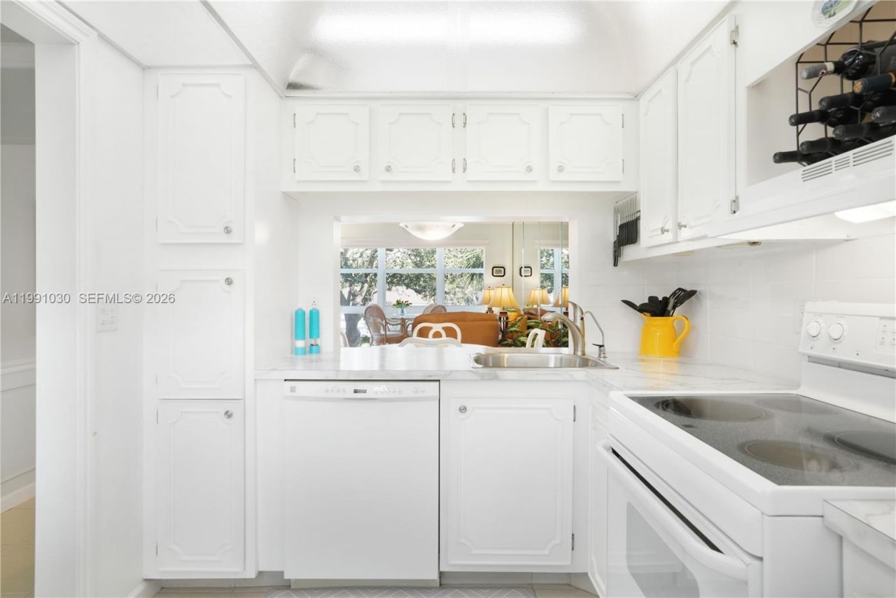 1501 S Ocean Blvd , Unit 214, Lauderdale by the Sea, FL 33062 Photo