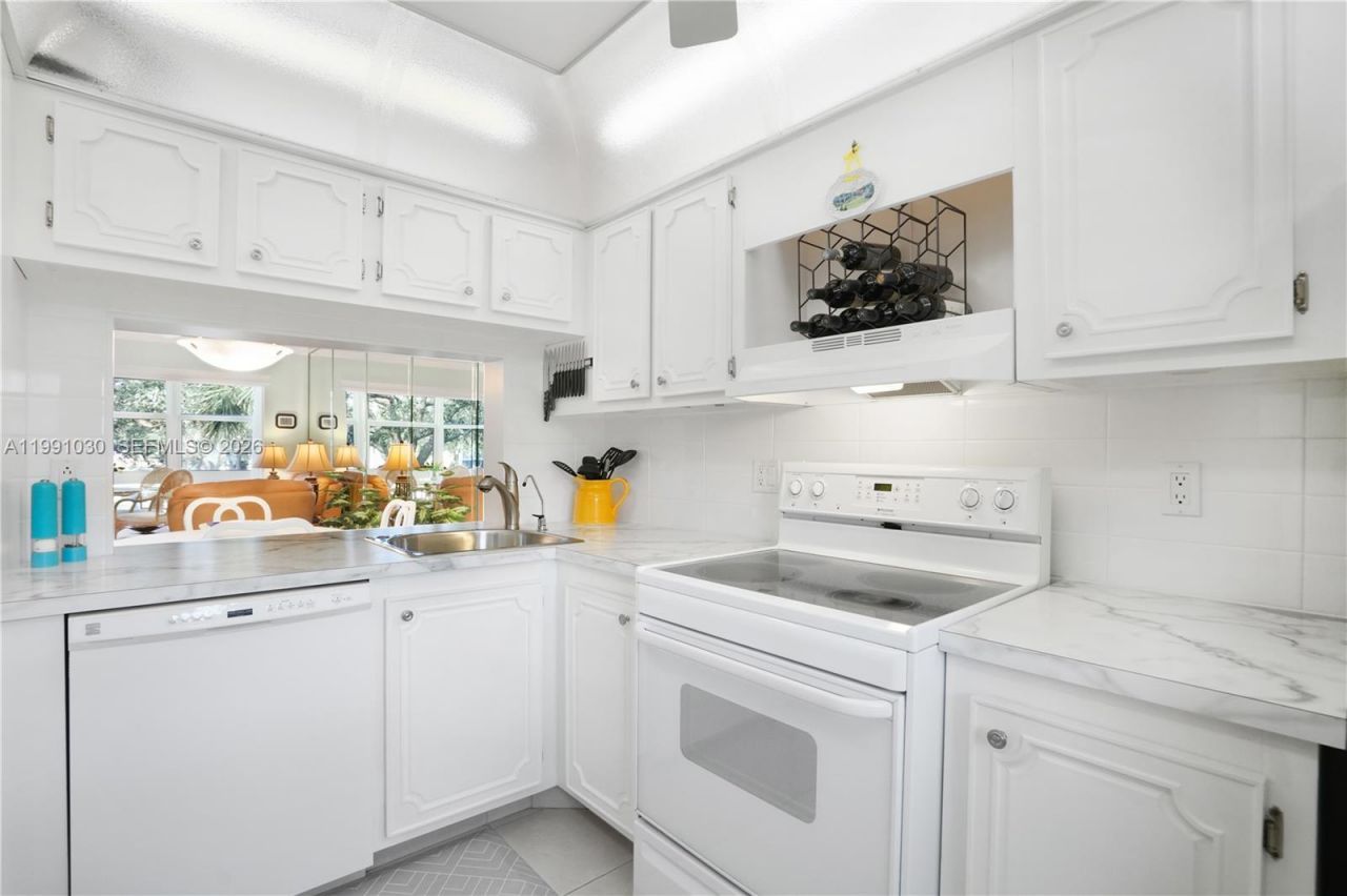 1501 S Ocean Blvd , Unit 214, Lauderdale by the Sea, FL 33062 Photo