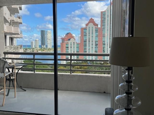 3300 NE 191st St, Unit 1916, Aventura, FL 33180 Photo