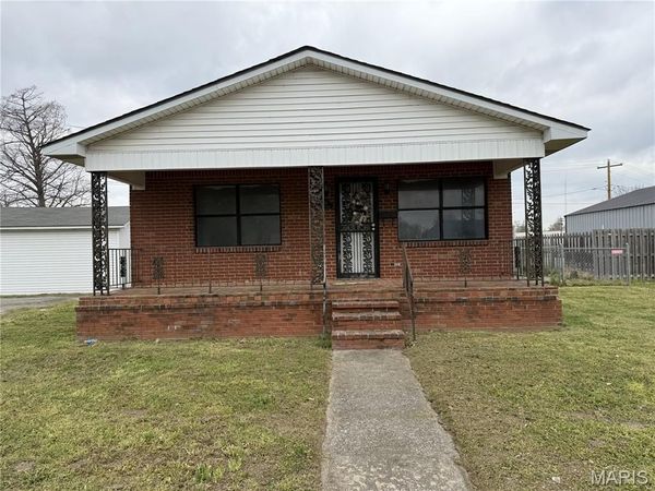 1518 Ward Avenue , Caruthersville, MO 63830