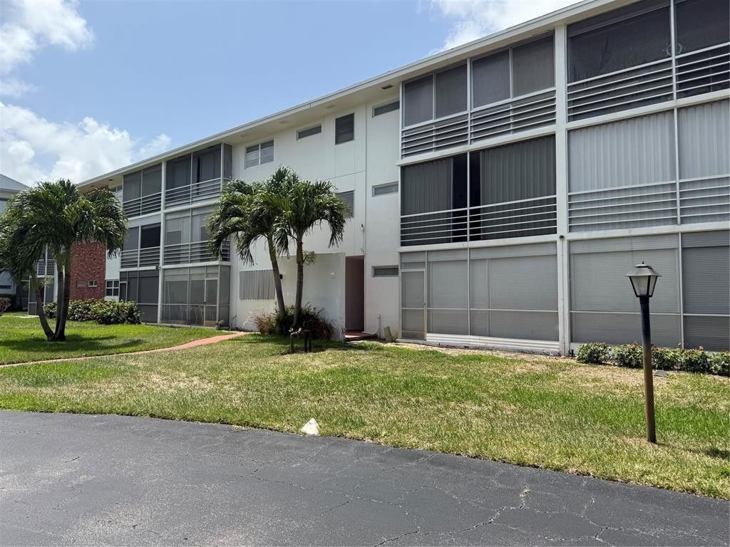 25 SE 13th Street, Unit B2, Boca Raton, FL 33432 Photo