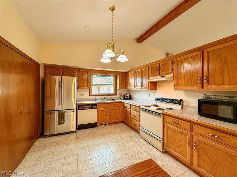 122 Sturbridge Drive, Medina, OH 44256 Photo 8