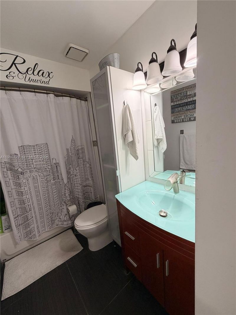 6641 NW 174th Ter, Hialeah, FL 33015 Photo