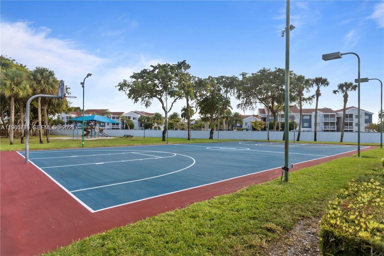 6641 NW 174th Ter, Hialeah, FL 33015 Photo