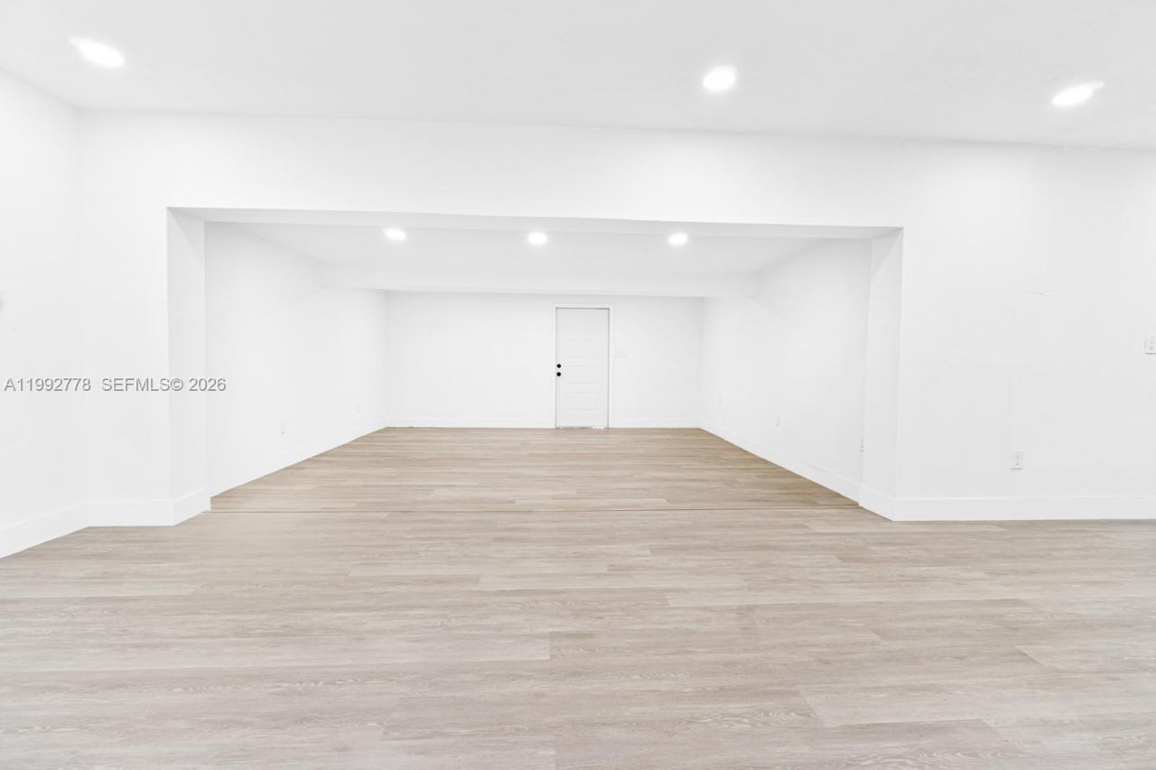 7884 NW 175th St , Hialeah, FL 33015 Photo