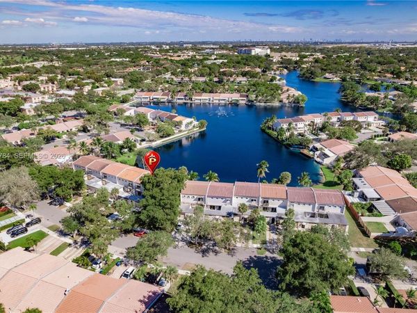 7238 Jacaranda Ln, Miami Lakes, FL 33014
