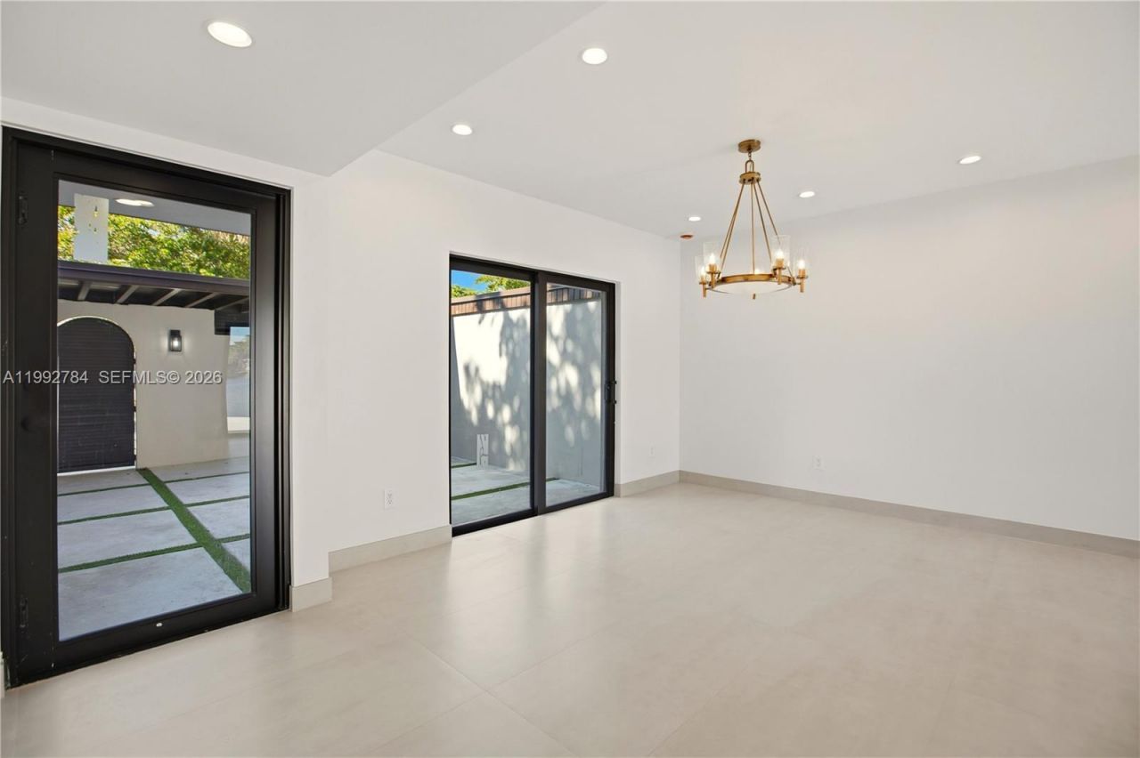 7238 Jacaranda Ln , Miami Lakes, FL 33014 Photo