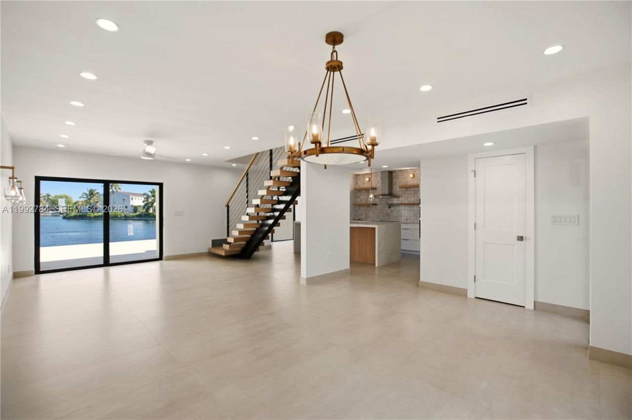 7238 Jacaranda Ln, Miami Lakes, FL 33014 Photo