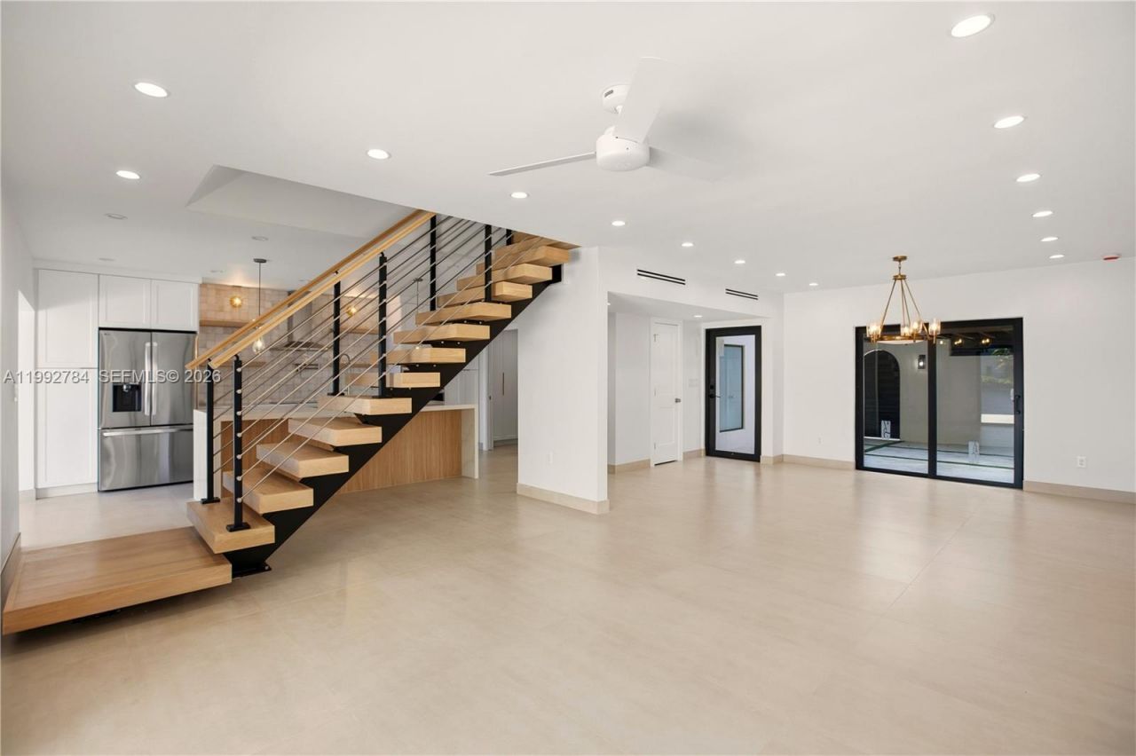 7238 Jacaranda Ln, Miami Lakes, FL 33014 Photo