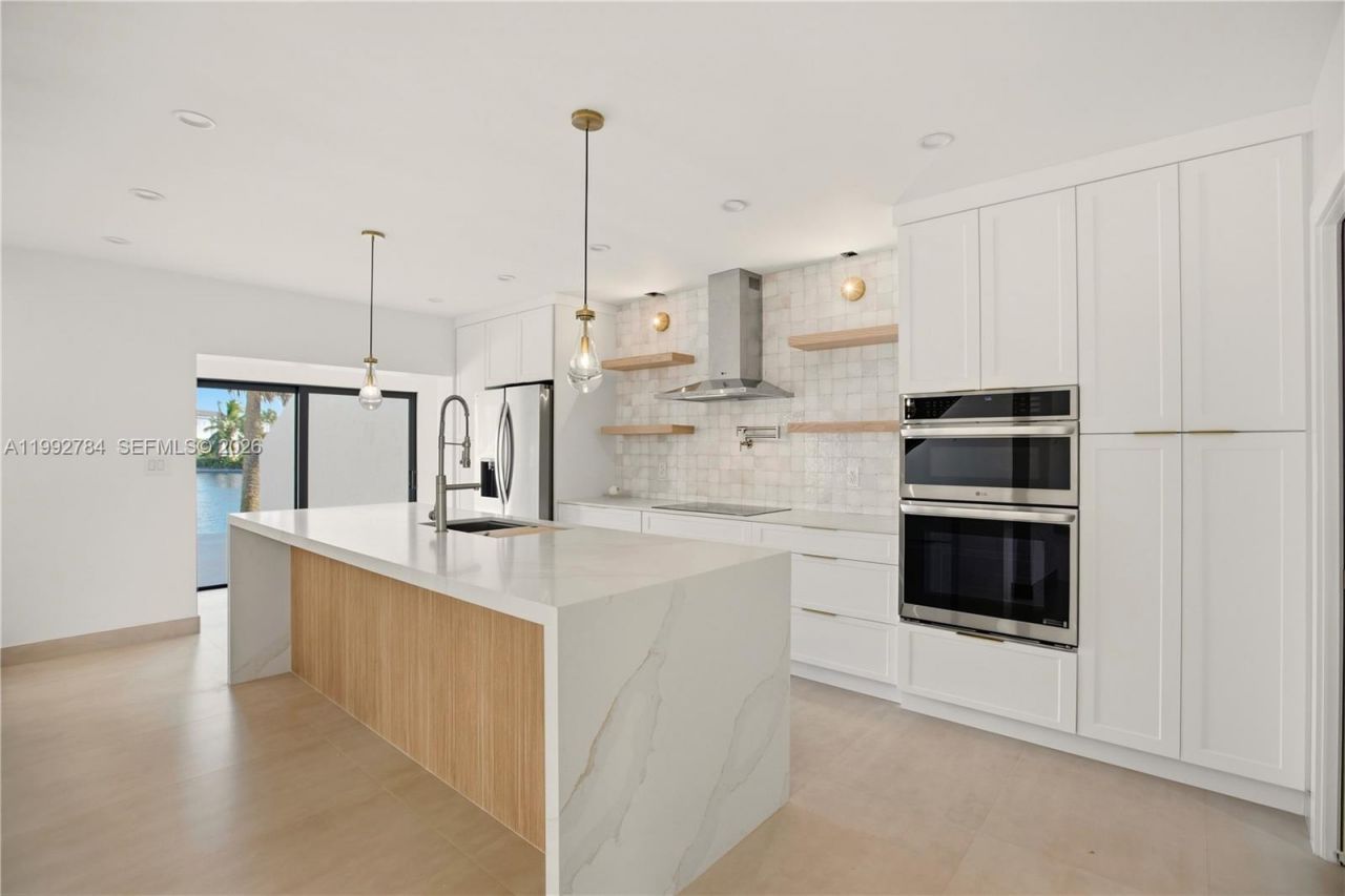 7238 Jacaranda Ln , Miami Lakes, FL 33014 Photo