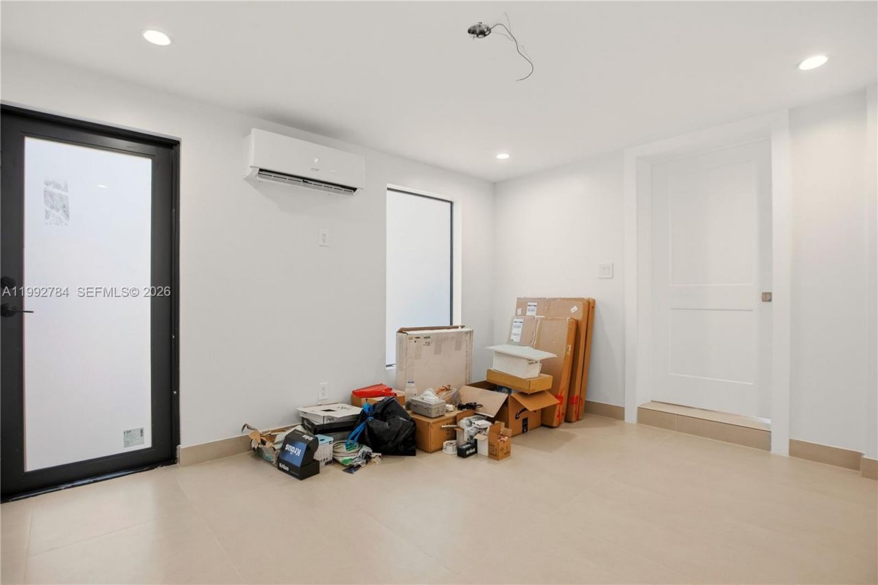 7238 Jacaranda Ln , Miami Lakes, FL 33014 Photo