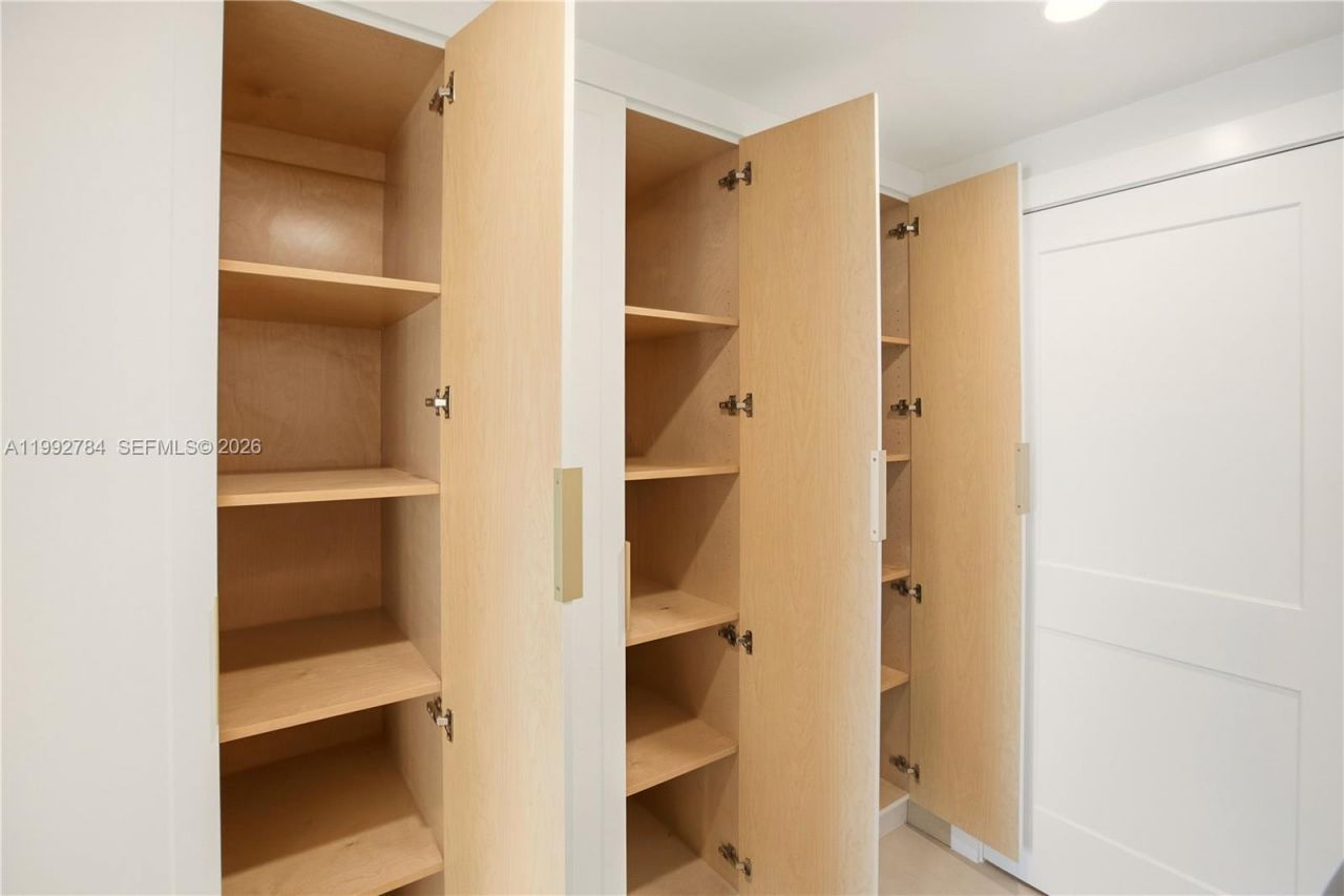 7238 Jacaranda Ln, Miami Lakes, FL 33014 Photo