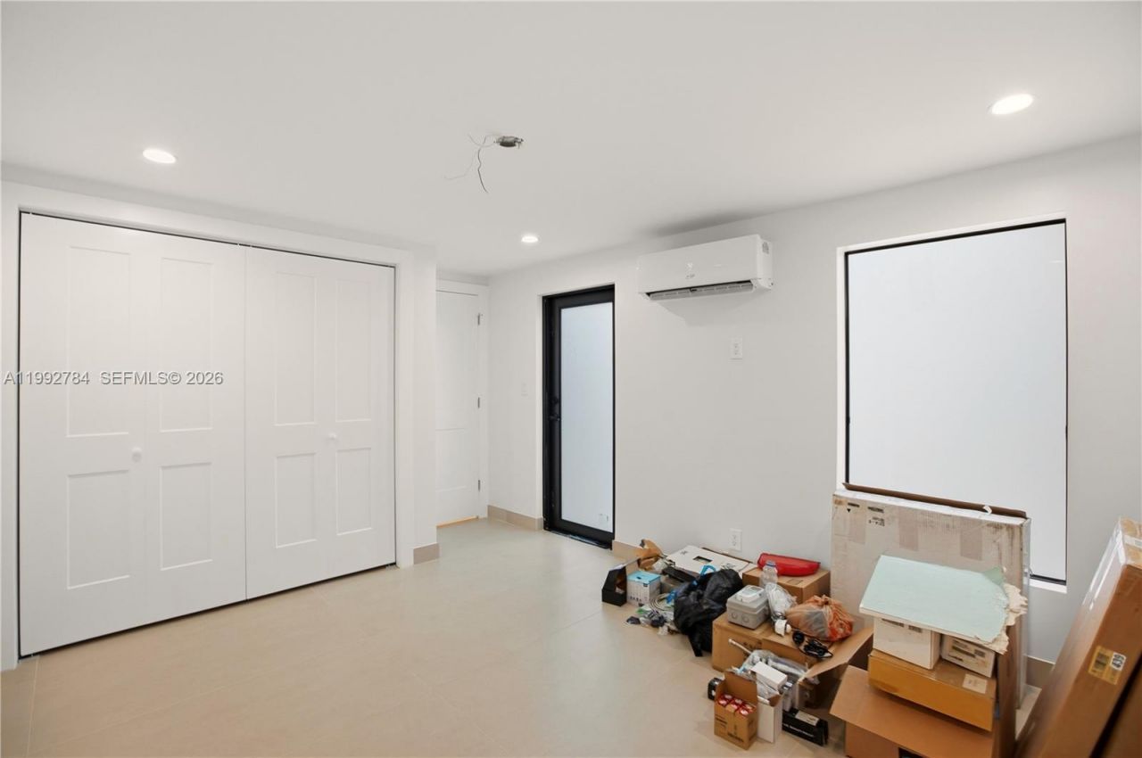 7238 Jacaranda Ln, Miami Lakes, FL 33014 Photo