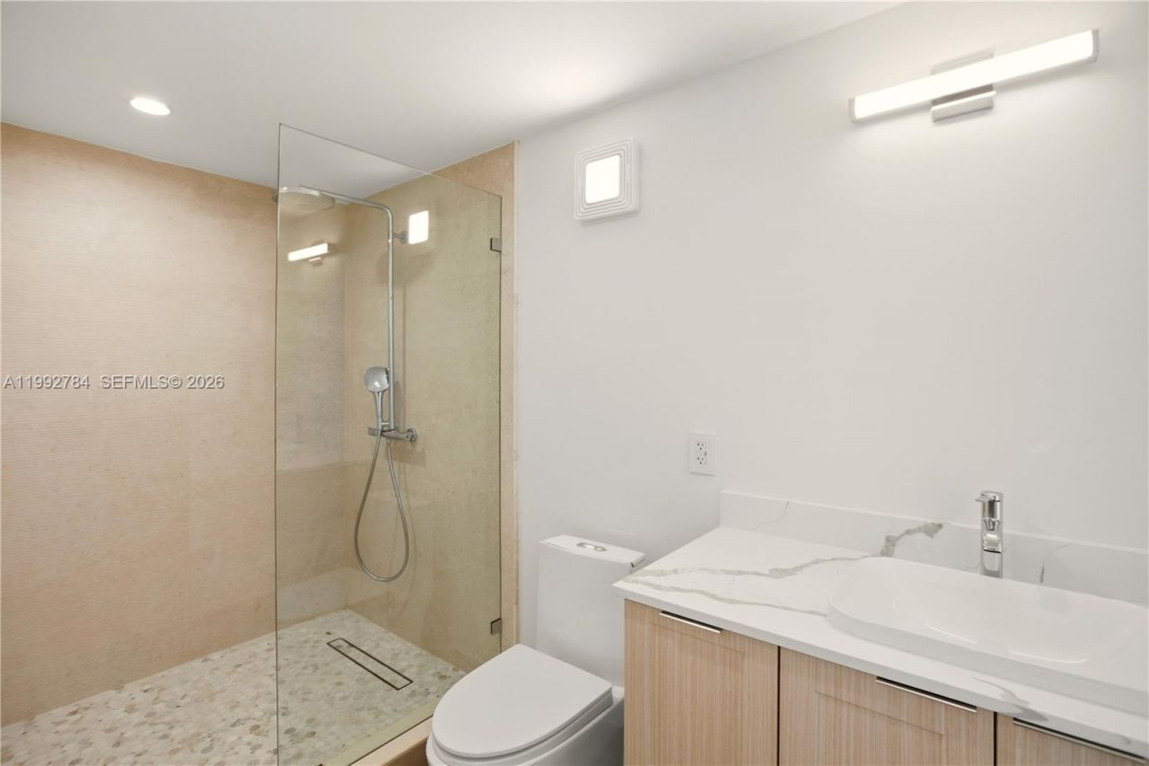 7238 Jacaranda Ln, Miami Lakes, FL 33014 Photo