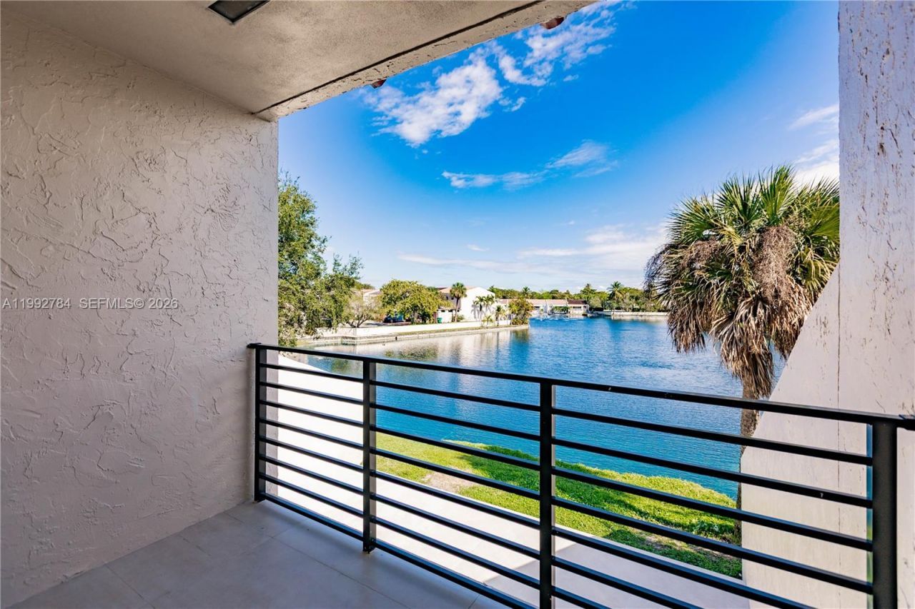 7238 Jacaranda Ln, Miami Lakes, FL 33014 Photo