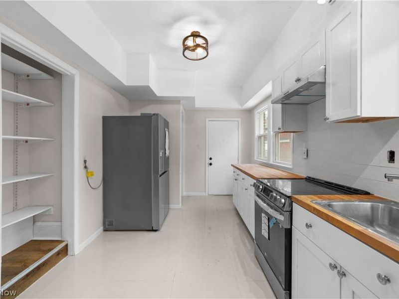 867 East Blvd, Cleveland, OH 44108 Photo 15