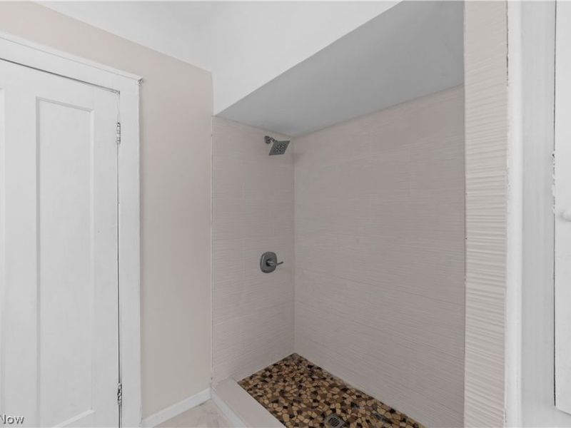 867 East Blvd, Cleveland, OH 44108 Photo 23