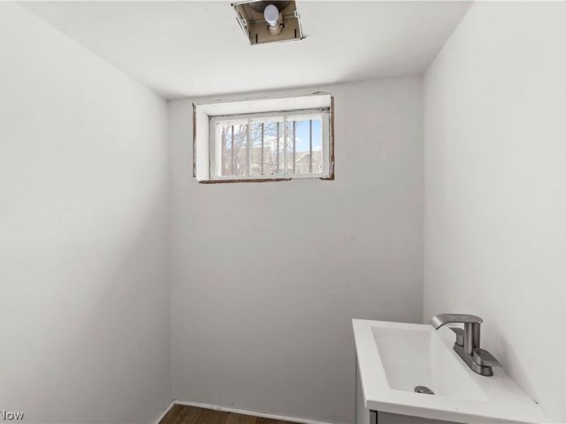 867 East Blvd, Cleveland, OH 44108 Photo 38