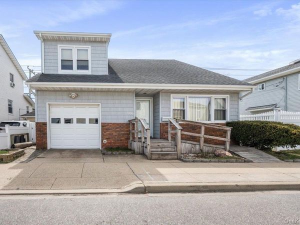 806 E Chester Street , Long Beach, NY 11561
