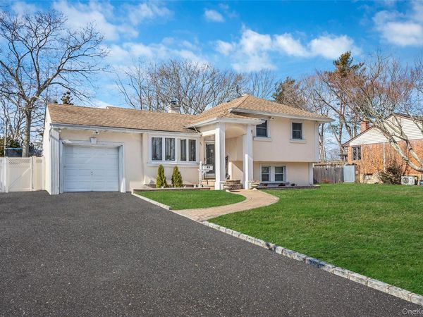 86 Overlook Drive, East Islip, NY 11730