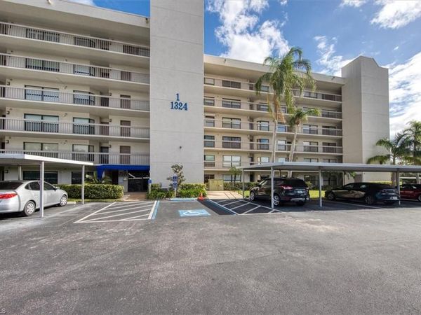 1324 Pasadena AVE S, Unit 204, SOUTH PASADENA, FL 33707