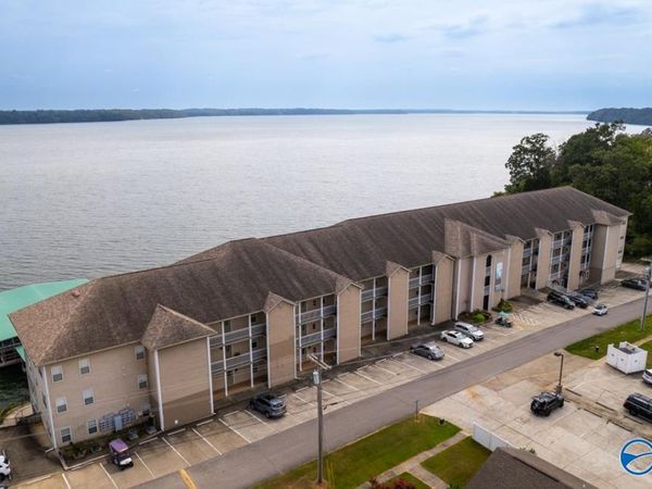 5590 Bay Village Drive, Unit 208, Athens, AL 35611