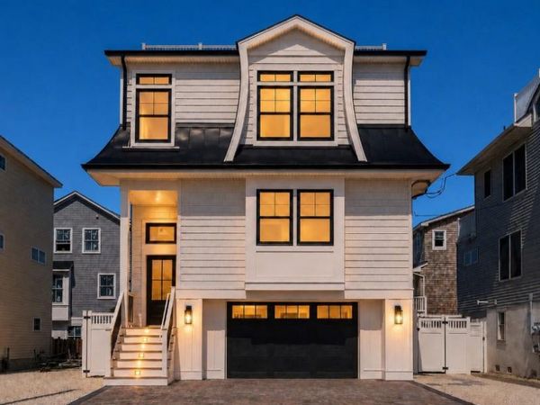7 W 29TH STREET, LONG BEACH, NJ 08008