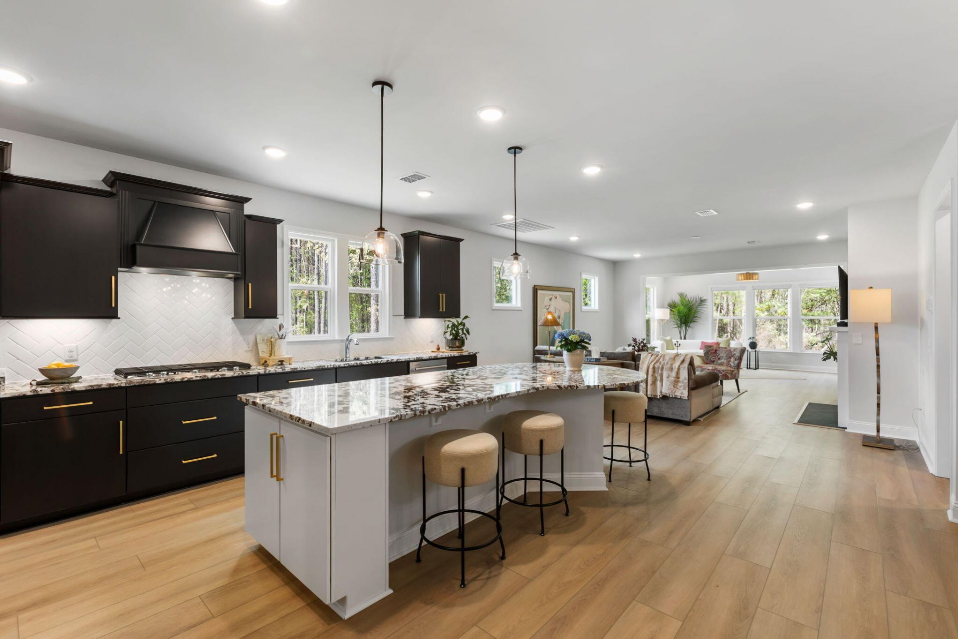 4303 Hugh Bennett Drive Photo 10