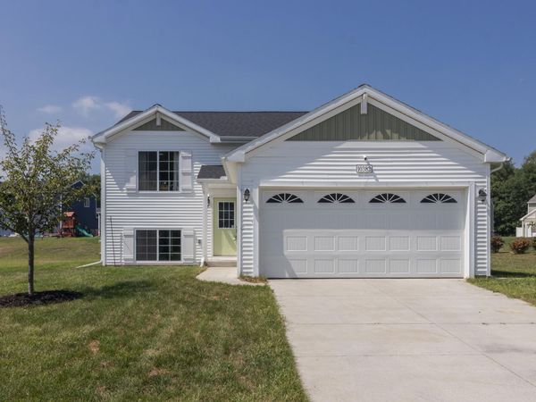10382 Pennridge Street, Portage, MI 49024