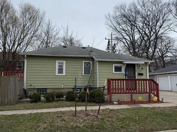 6945 W Fond Du Lac AVENUE, Milwaukee, WI 53218