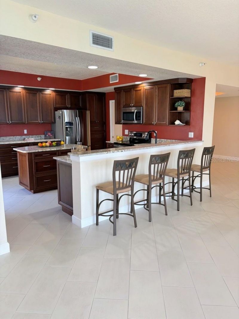 4830 Osprey Drive S, Unit 506, Saint Petersburg, FL 33711 Photo