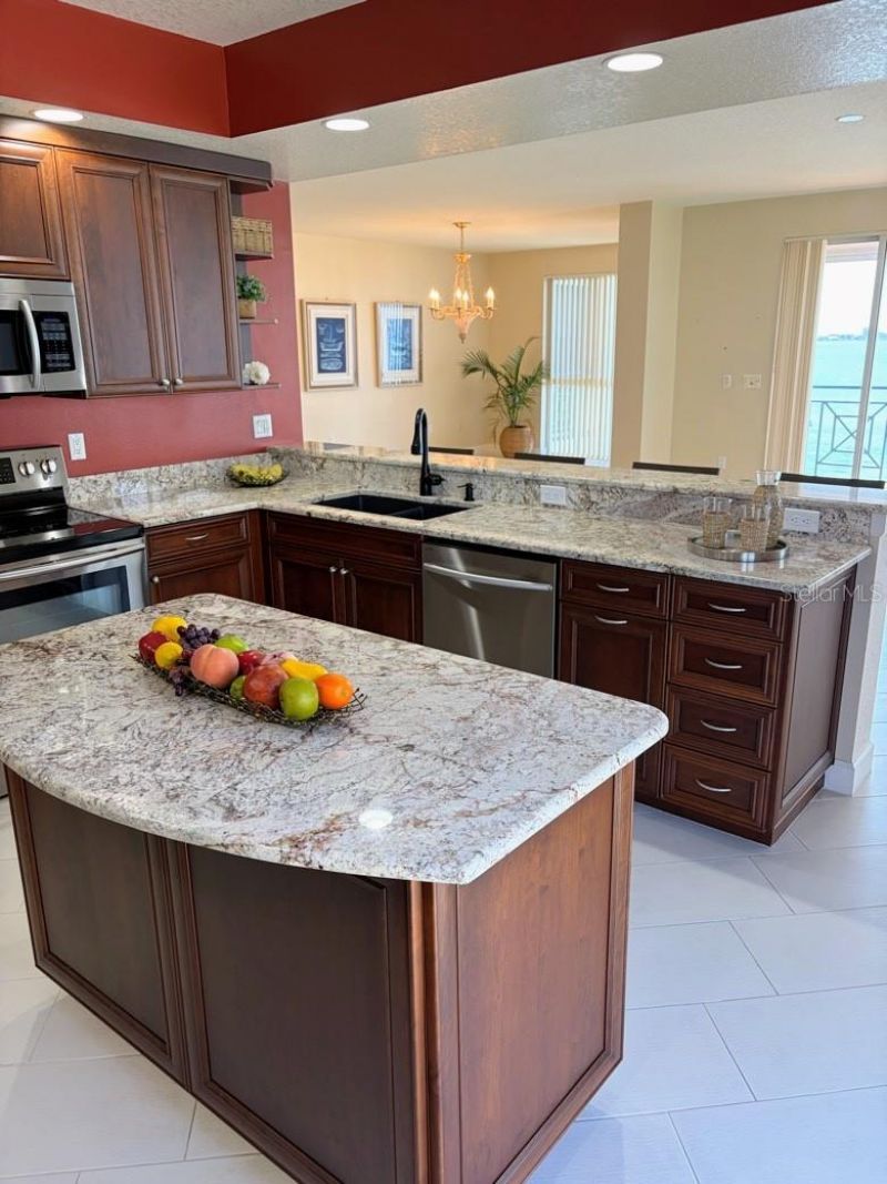 4830 Osprey Drive S, Unit 506, Saint Petersburg, FL 33711 Photo