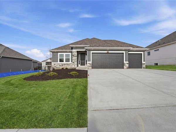 8216 NW 89th Terrace, Kansas City, MO 64153