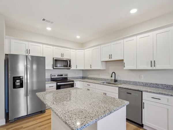 90 Five Oak Ln, Hartsville, TN 37074