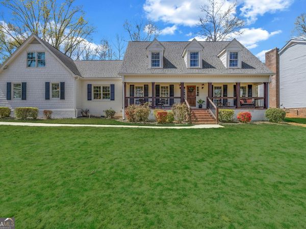 5002 Vernon Oaks Drive, Dunwoody, GA 30338