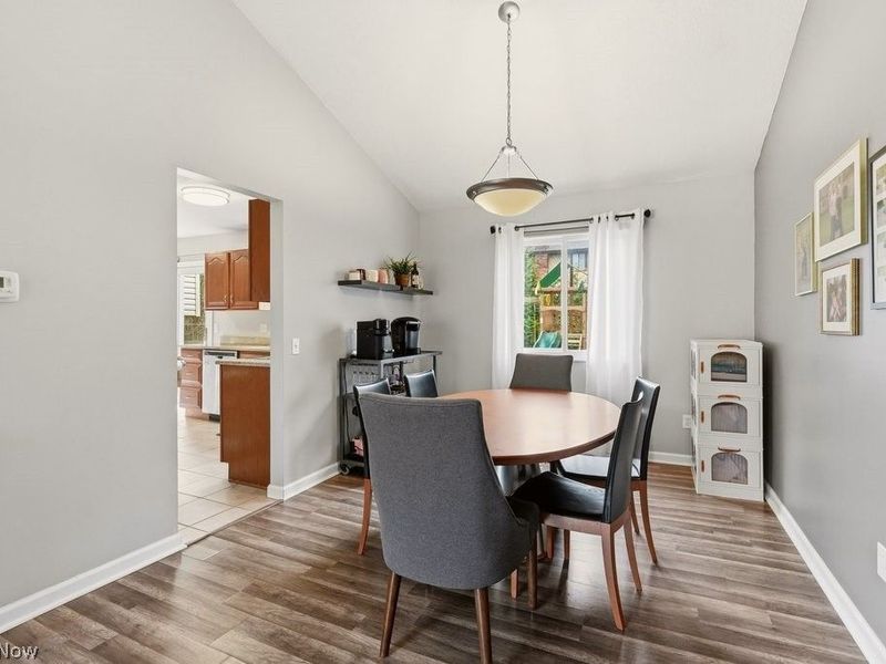 32430 N Roundhead Drive, Solon, OH 44139 Photo 10