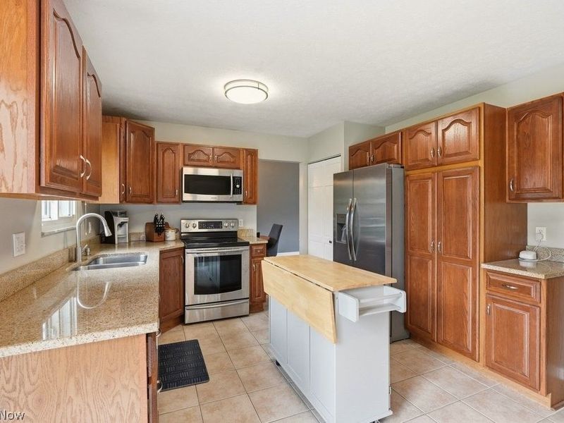 32430 N Roundhead Drive, Solon, OH 44139 Photo 17