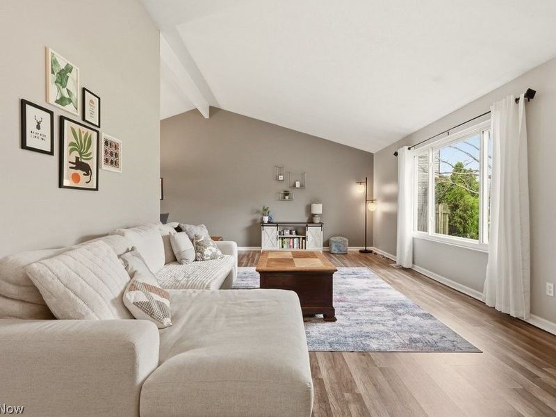 32430 N Roundhead Drive, Solon, OH 44139 Photo 3