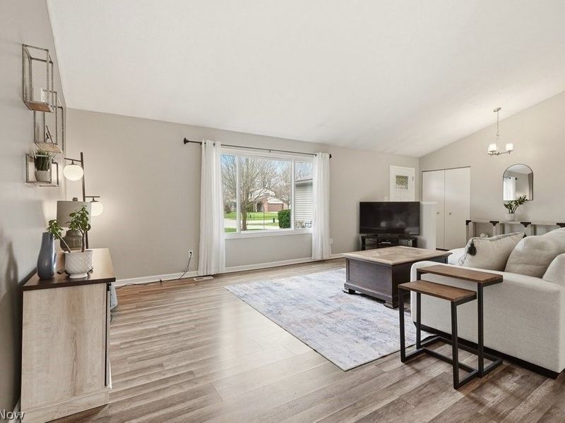 32430 N Roundhead Drive, Solon, OH 44139 Photo 4