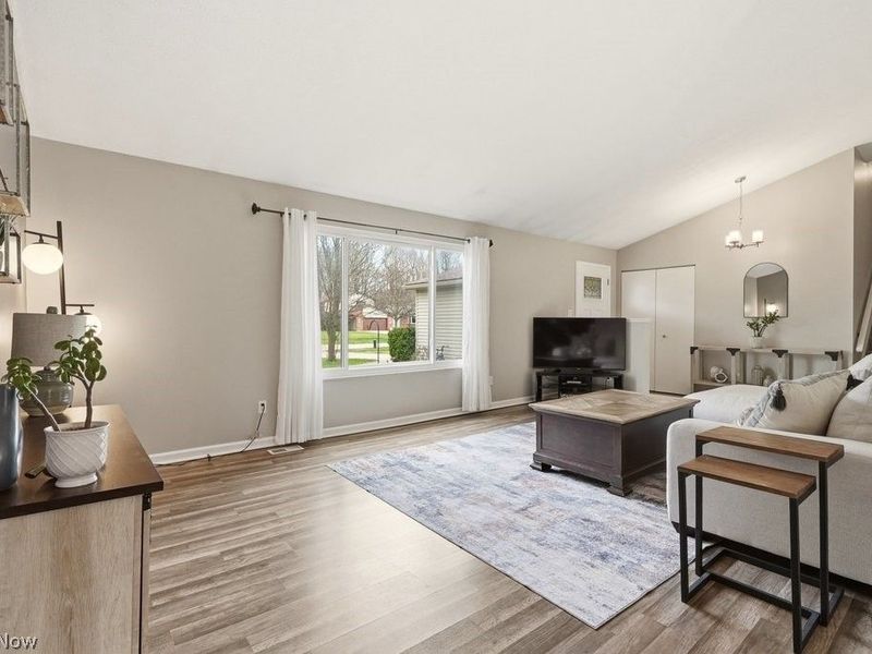 32430 N Roundhead Drive, Solon, OH 44139 Photo 5