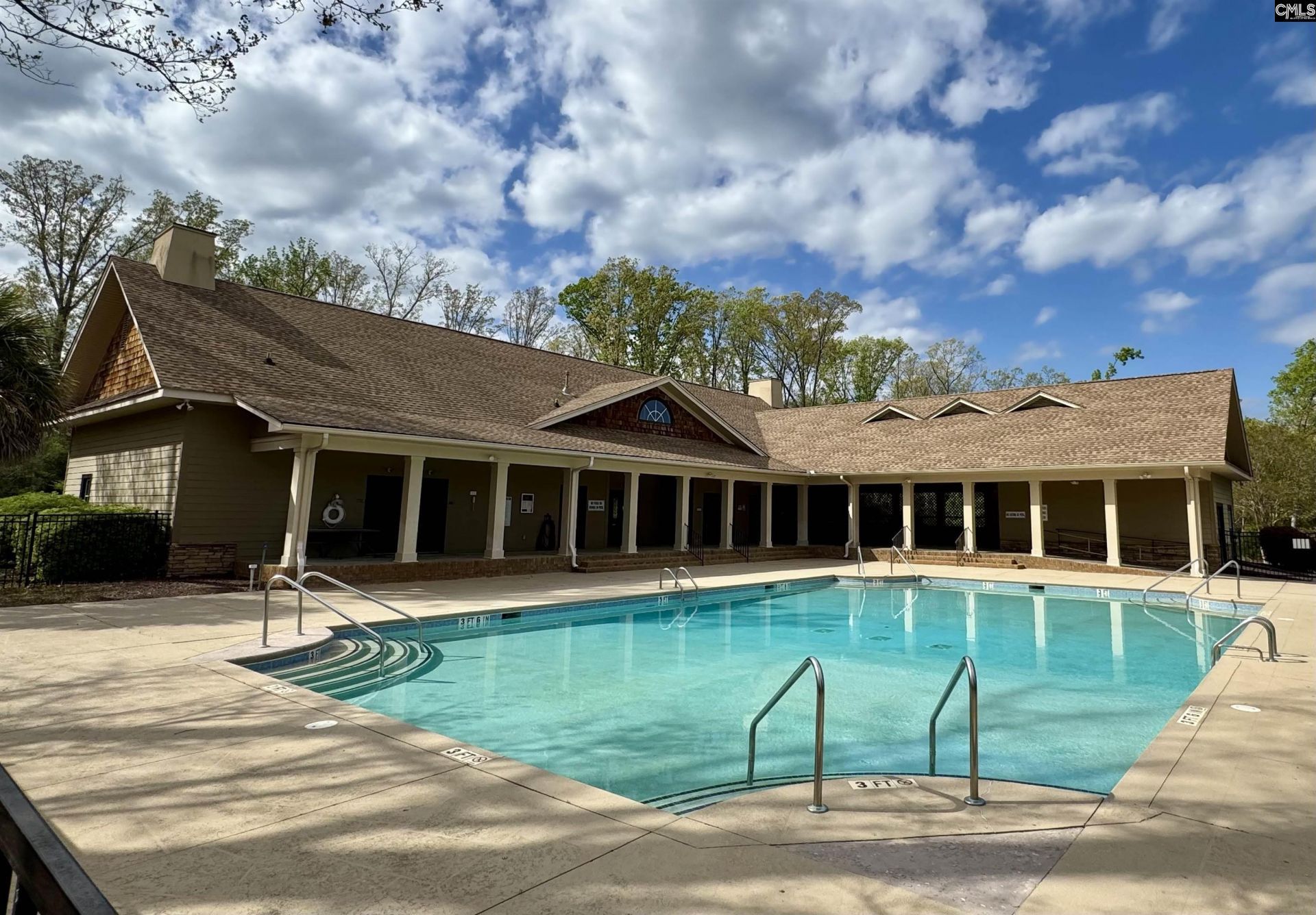 200 Clubside Drive  Photo 6