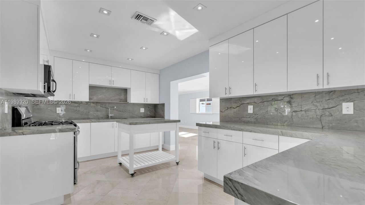 2900 SW 92nd Ave, Unit 2900, Miami, FL 33165 Photo